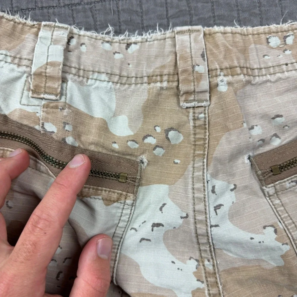 Y2K Mossimo Shorts Men 31 Chocolate Chip Camo Cargo Baggy 12
